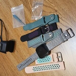 Fitbit Versa 2 charger and extra bands